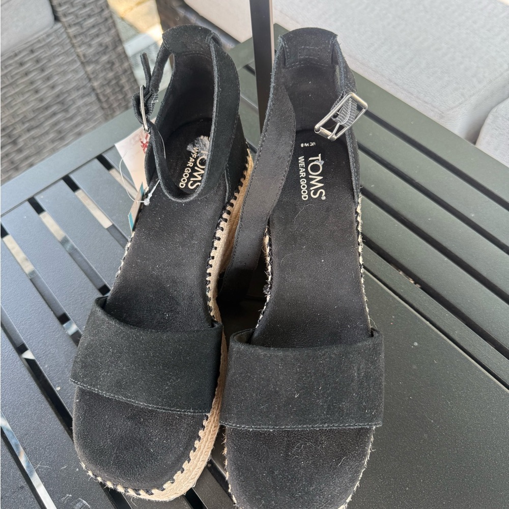 Tom’s LAILA black suede platform wedges - Picture 2 of 6